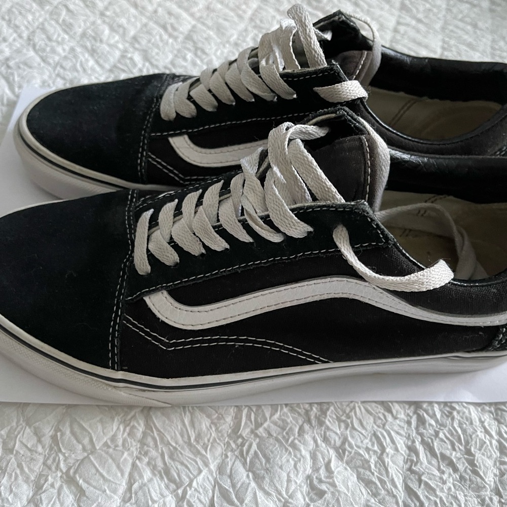Vans - Picture 8 of 8